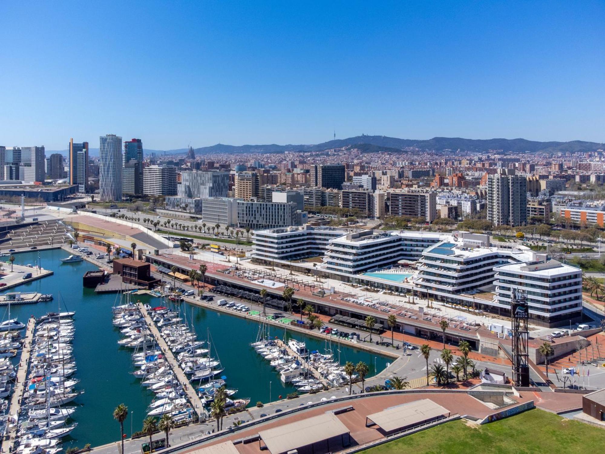 Отель Sls Barcelona Бадалона Экстерьер фото
